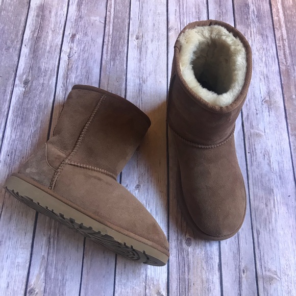 UGG Other - Youth classic ugg in chestnut